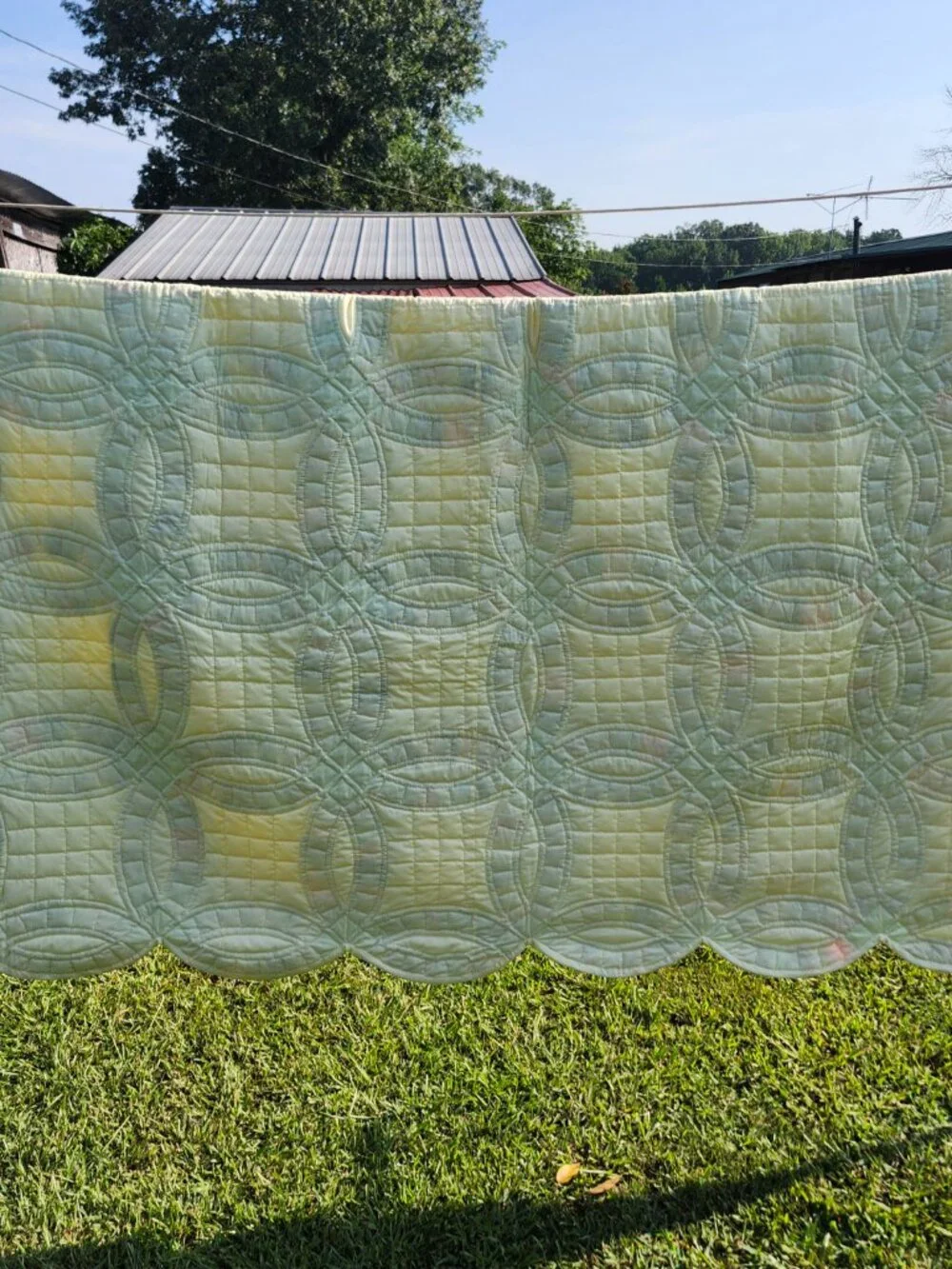 Vintage handmade scalloped double wedding ring quilt  79